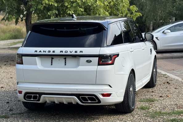 Range Rover Sport L494 2018–2022: montering av SVR-bodykit – våra arbeten Foto 12