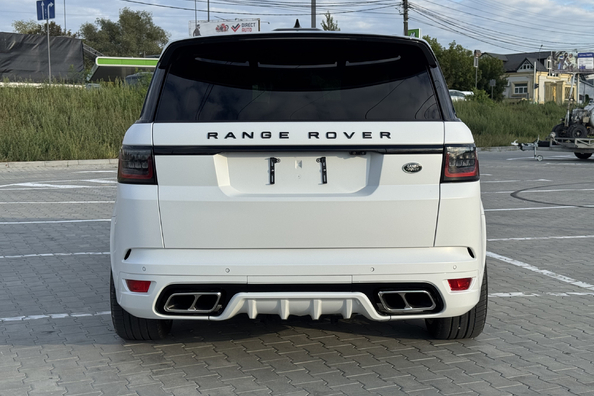 Range Rover Sport L494 2018–2022: montering av SVR-bodykit – våra arbeten Foto 10
