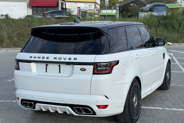 Range Rover Sport L494 2018–2022: montering av SVR-bodykit – våra arbeten Foto 8