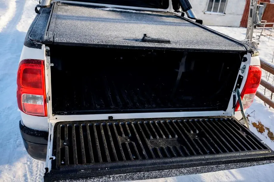 Volkswagen Amarok 2010–2022 OEM rollcover (manuellt, med handtag och lås) Foto 3