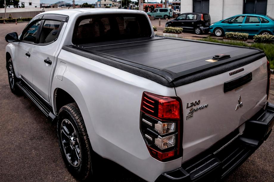 Toyota Hilux 2015– OEM flaklock med rulljalusi (2015-2020, manuellt med handtag och lås) Image