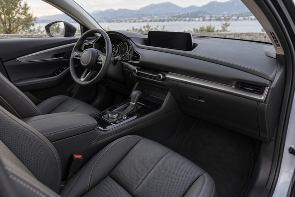 Mazda CX-30 2027: Vad är nytt – sportutförande, färger och infotainment Foto 1