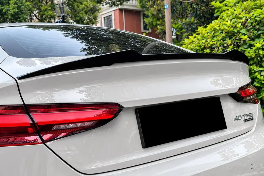 Audi A5 2016–2025 M4-Style spoiler (för Sportback/Coupé, blanksvart) Foto 1