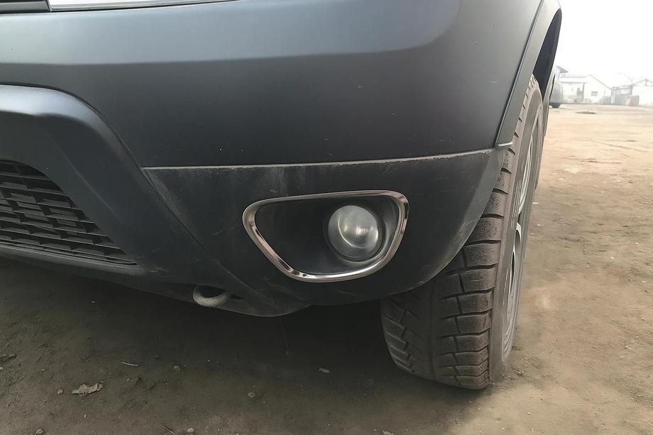 Dacia Duster 2008–2018 Rostfria kromlister för dimljus 2010-2013 (2 st) Foto 1