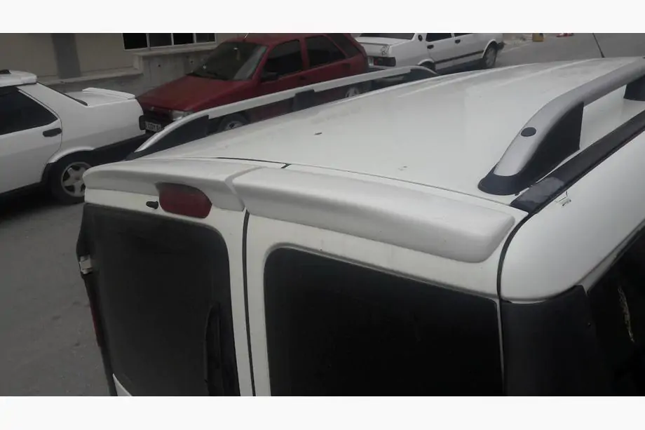 Fiat Doblo I 2005–2010 Anatomic-spoiler med snabbfästen (för lackering) Image