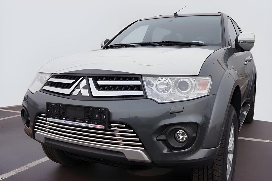 Mitsubishi Pajero Sport 2008–2015 Främre grillsskydd Image