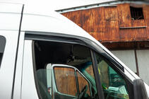Mercedes Sprinter W906 2006–2018 Självhäftande vindavvisare för sidorutor (2 st, Sunplex Sport) foto 6