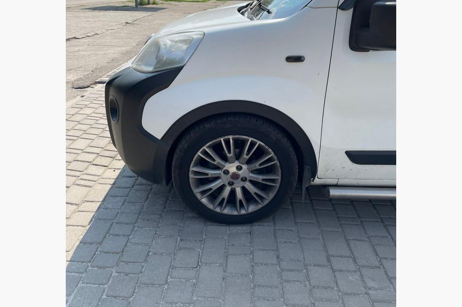 Citroen Nemo 2007–2017 Hjulhuslister (4 st, svarta) Image