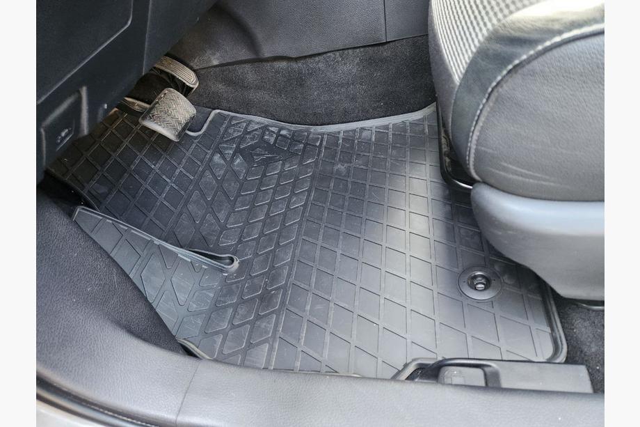 Toyota Auris 2012–2018 Gummimattor till kupén (4 st, Stingray Premium) Image