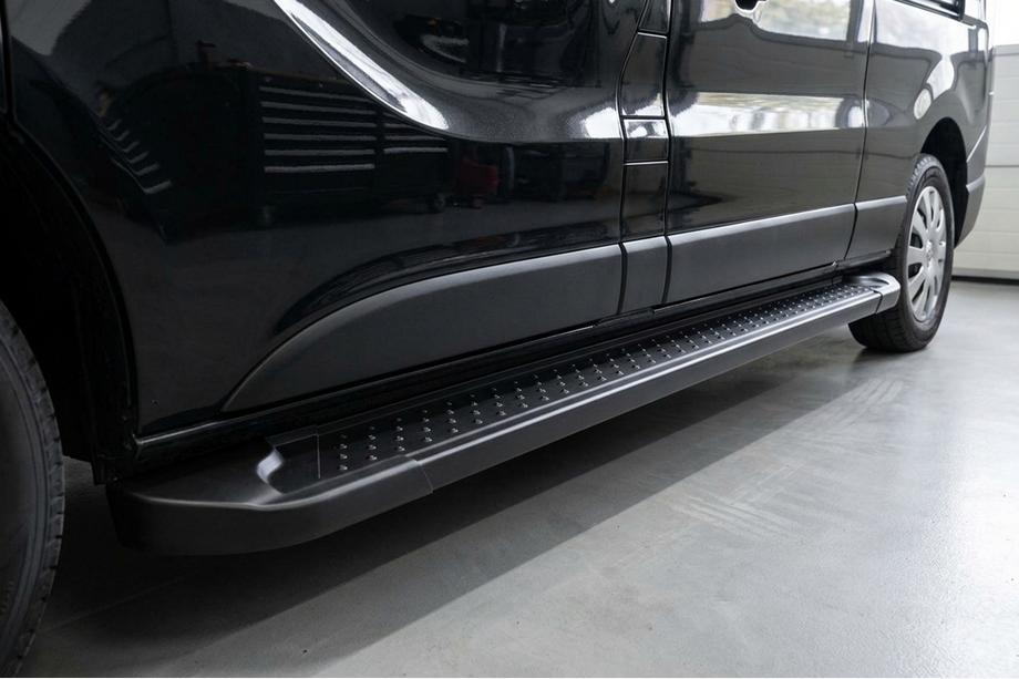 Opel Vivaro 2015–2019 Sidosteg Allmond Black (2 st, aluminium) Image