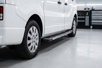 Opel Vivaro 2015–2019 Sidosteg RedLine V1 (2 st, aluminium) foto 1