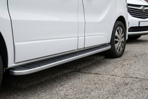 Renault Trafic 2015– Sidosteg Tayga Black (2 st, aluminium) foto 1