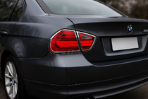 BMW 3-serie E90/E91 2005–2011 Kåpor till bromsljus (2 st, plast) foto 1