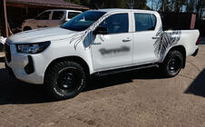 Toyota Hilux 2015– Sidosteg Allmond Black (2 st, aluminium) foto 3
