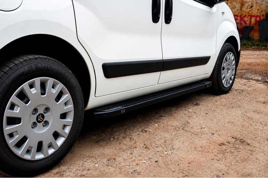 Citroen Nemo 2007–2017 Sidosteg Rainbow Black (2 st, aluminiumprofil) Image