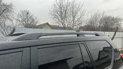 Toyota Land Cruiser Prado 150 2009–2023 Takrails, original design (svarta, 2 st) foto 4