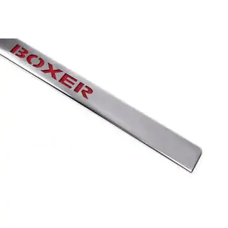 Kromlist ovanför registreringsskylten med röd LED-belysning (rostfritt stål) Peugeot Boxer 2006–2025 foto 3