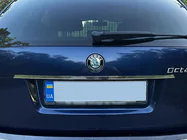Skoda Octavia II A5 2010–2013 Kromlist ovanför registreringsskylten Carmos (rostfritt stål) foto 5