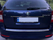 Skoda Octavia II A5 2010–2013 Kromlist ovanför registreringsskylten Carmos (rostfritt stål) foto 2