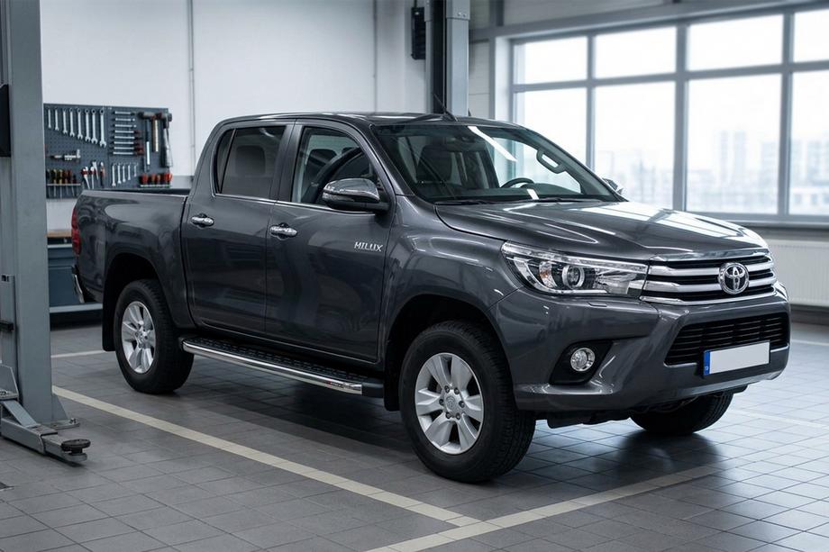 Toyota Hilux 2015– Sidosteg Blackline (2 st, aluminium) Image