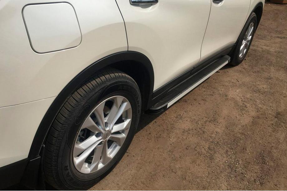 Nissan X-trail T32/Rogue 2014–2021 Sidosteg Maya V1 (2 st, aluminium) Image