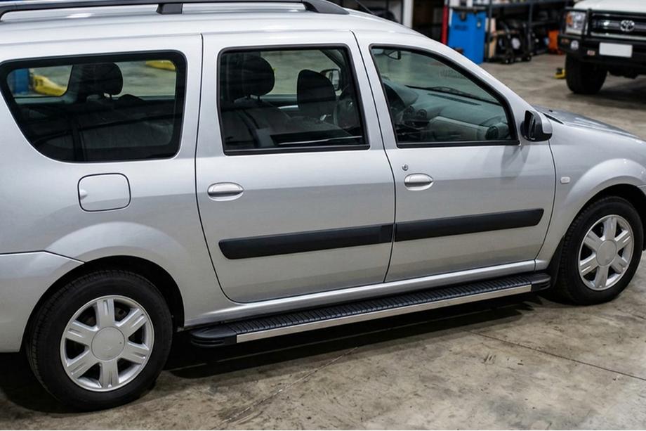 Dacia Logan MCV 2004–2014 Sidosteg Maya V1 (2 st, aluminium) Image