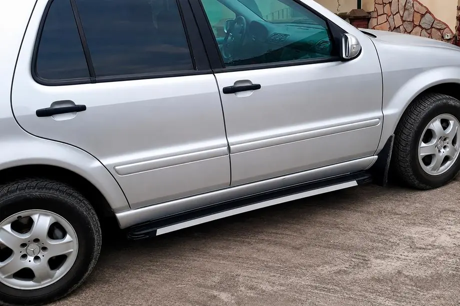 Mercedes ML W163 1997–2005 Sidosteg Maya V1 (2 st, aluminium) Foto 2