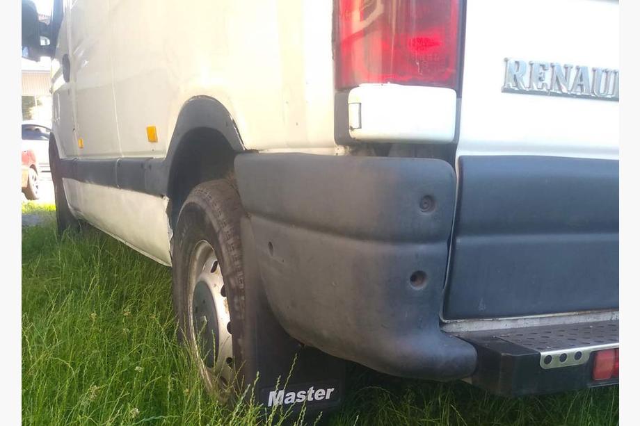 Renault Master 1998–2010 Premium stänkskydd med urtag (2 st, gummi) Foto 5