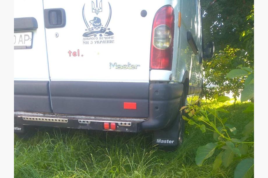 Renault Master 1998–2010 Premium stänkskydd med urtag (2 st, gummi) Foto 6
