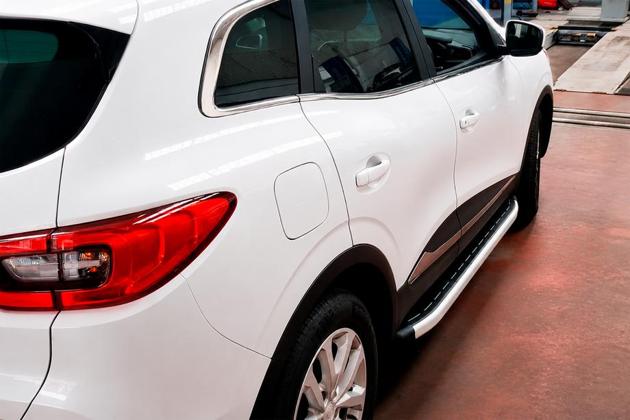 Renault Kadjar 2015–2022 Sidosteg Fullmond (2 st, aluminium) Image