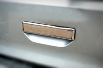 Volkswagen T6 2015–2024 Kåpa till bakre dörrhandtag (rostfritt stål) foto 1