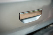 Volkswagen T6 2015–2024 Kåpa till bakre dörrhandtag (rostfritt stål) foto 3