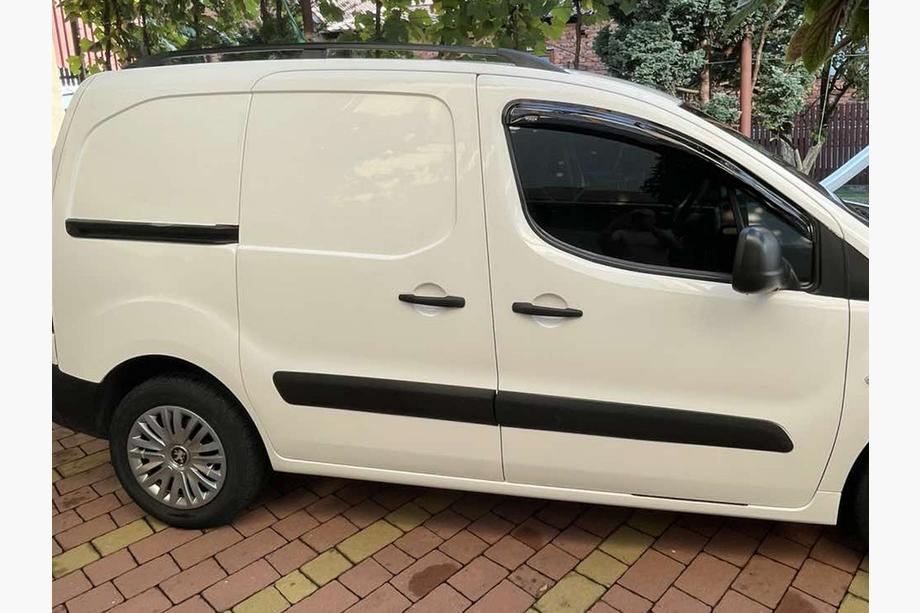Citroen Berlingo 2008–2018 Svarta takrails Plastfot Image