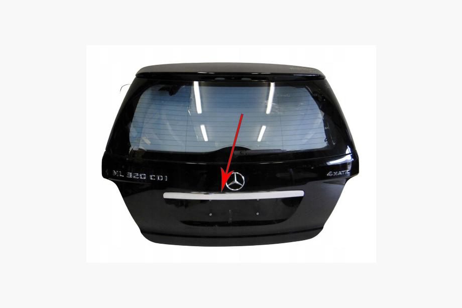 Mercedes ML W164 2005–2011 Dekorlist ovanför registreringsskylten (rostfritt stål) Image