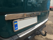 Mercedes Sprinter W906 2006–2018 Rostfri list ovanför registreringsskylten foto 2
