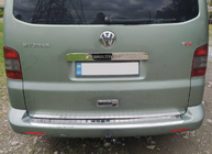 Volkswagen T5 2010–2015 Rostfri list över registreringsskylten på bakluckan Transporter, OmsaLine – italienskt rostfritt stål foto 4
