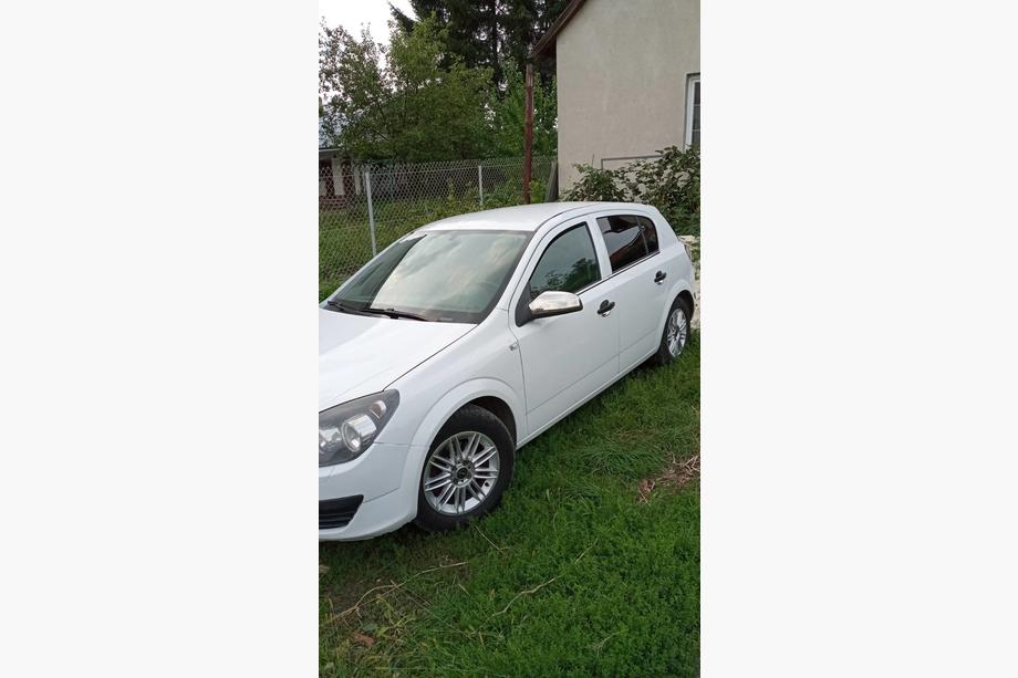 Opel Astra H 2004–2013 Yttre fönsterlister (rostfritt stål) Foto 10