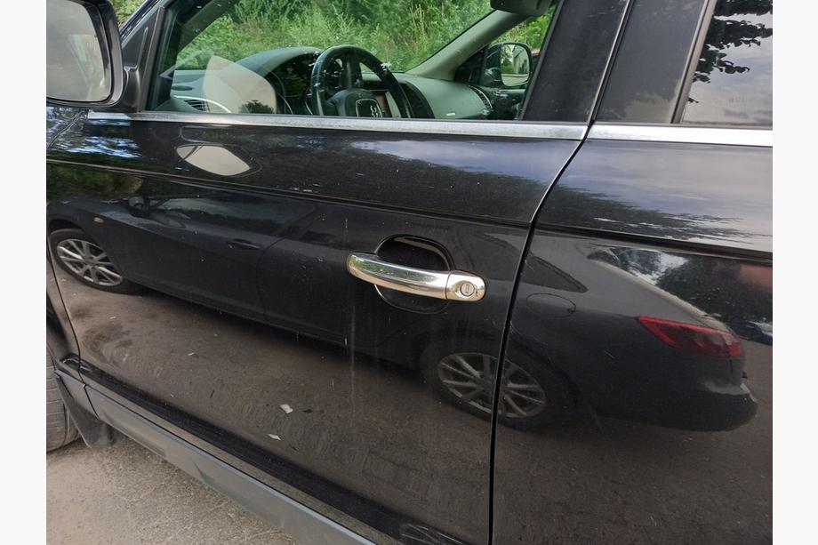 Audi Q7 2005–2015 Dörrhandtagskåpor (4 st, rostfritt stål) Carmos, för version med knapp Image