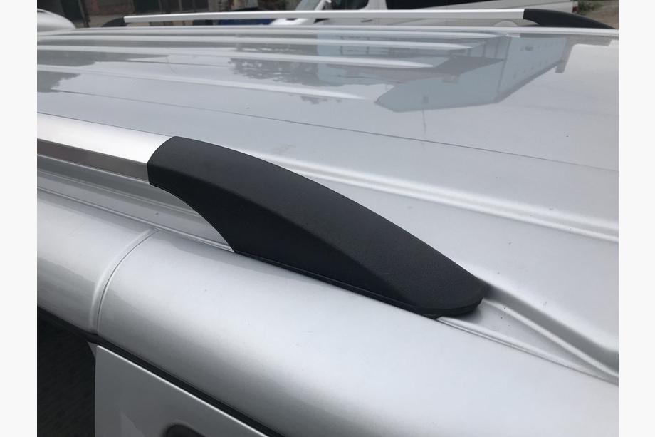 Volkswagen T5 Transporter 2003–2010 Kromade takrails Lång hjulbas, fötter i metall Foto 3