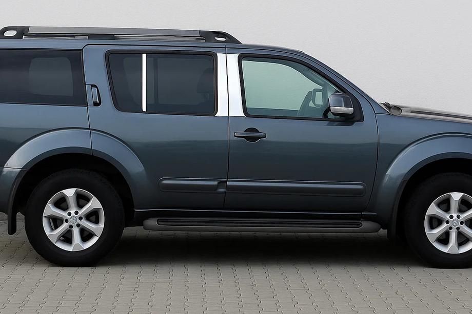 Nissan Pathfinder R51 2005–2014 Dörrstolpslister (6 st, rostfritt) Foto 1