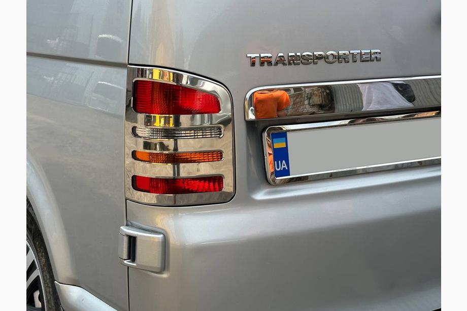 Volkswagen T5 Multivan 2003–2010 Bakljussargar (2 st, rostfritt stål) 2 dörrar, OmsaLine – italienskt rostfritt stål Image