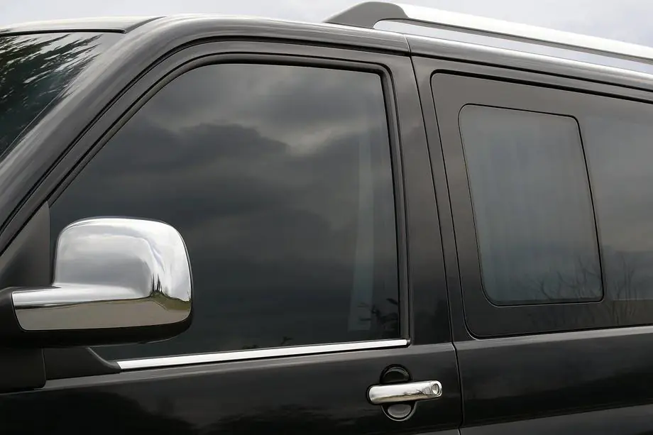 Volkswagen T5 Multivan 2003–2010 Främre fönsterlister (2 st, rostfritt stål) Image
