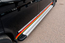Volkswagen T5 2010–2015 Sidosteg Maya V2 (2 st, aluminium) Kort hjulbas foto 4