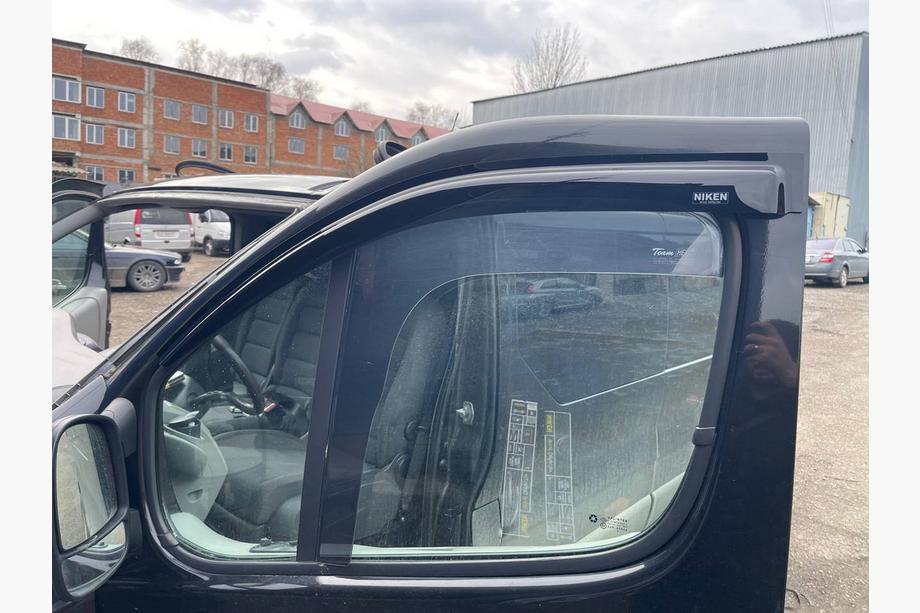 Opel Vivaro 2001–2015 Vindavvisare (2 st, Niken) Image
