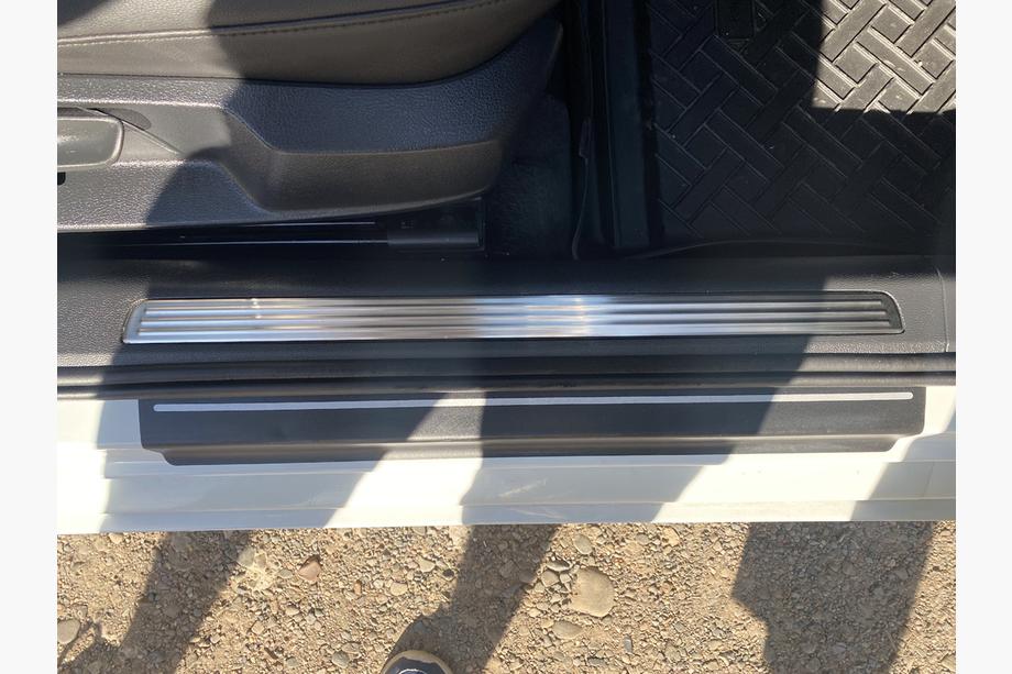 Volkswagen Passat B8 2015–2023 Invändiga instegsskydd Carmos (4 st, rostfritt) Foto 5