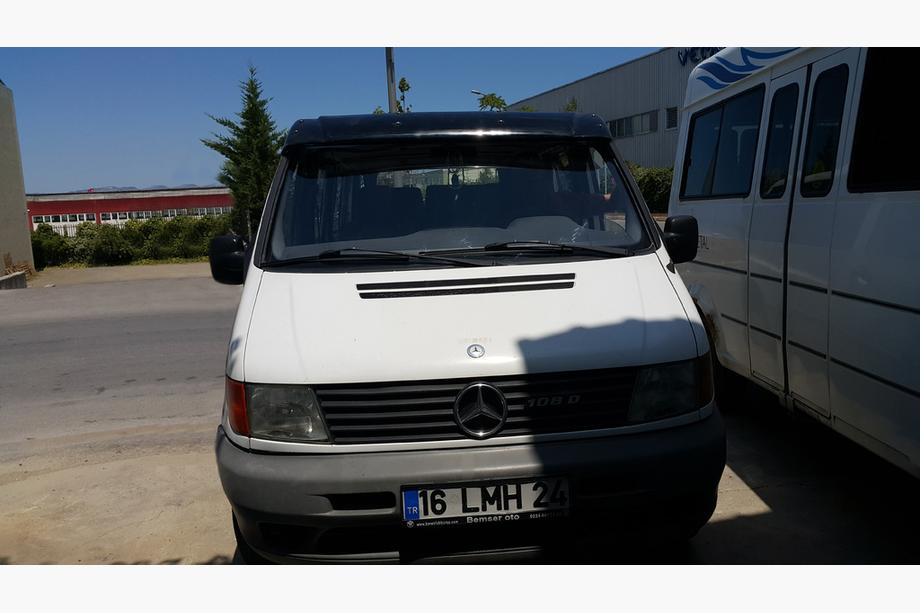 Mercedes Vito W638 1996–2003 Vindrutespoiler (svart blank, 5 mm) Foto 5