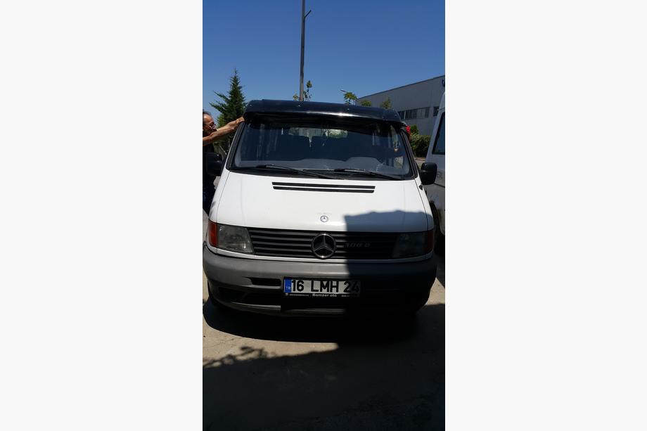 Mercedes Vito W638 1996–2003 Vindrutespoiler (svart blank, 5 mm) Foto 7