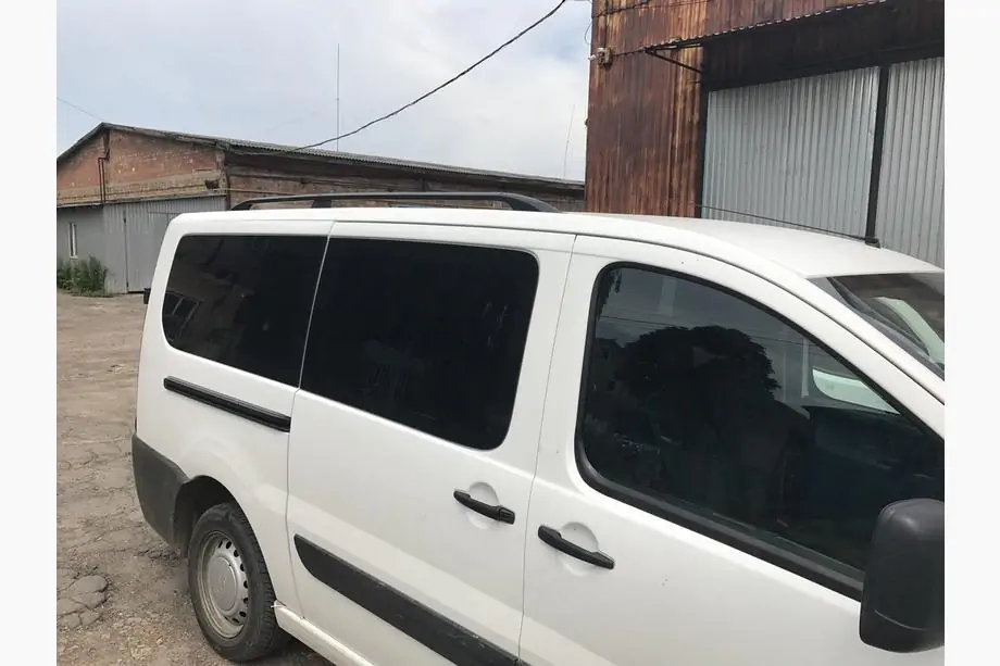 Fiat Scudo 2007–2015 Takrails, svart Foto 2