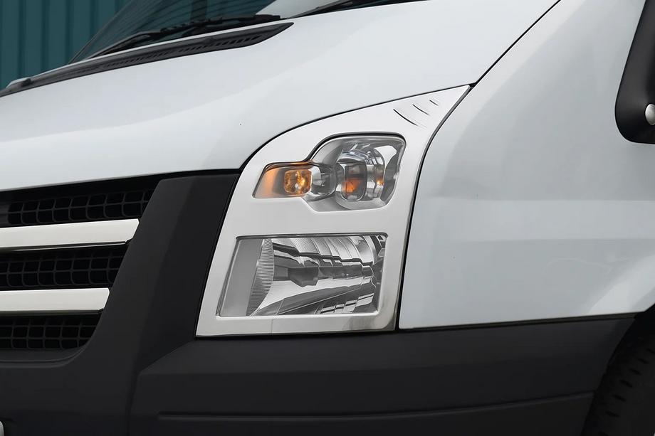 Ford Transit 2000–2014 Strålkastarlist (2 st, rostfritt stål) Image