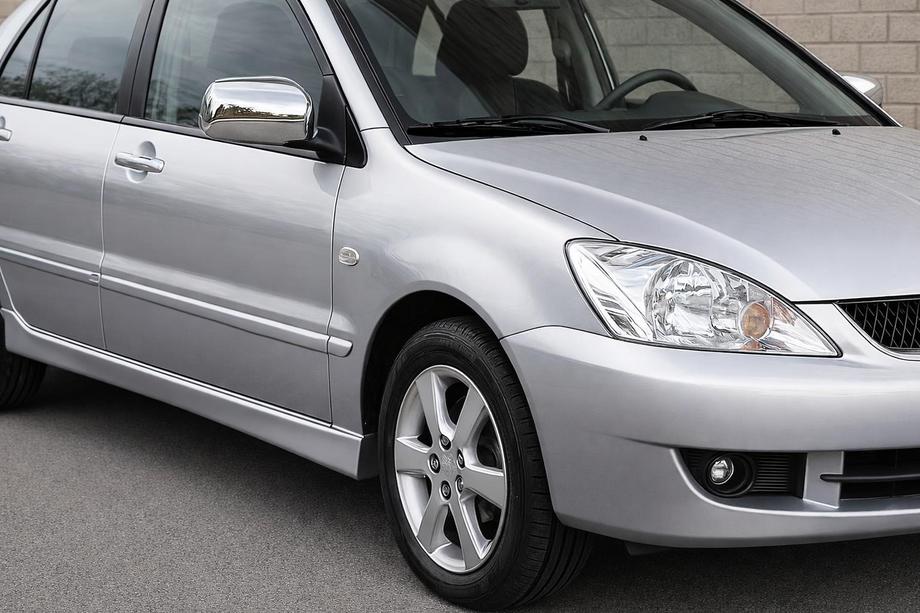 Mitsubishi Lancer 9 2004–2008 Spegelskal (2 st) Image